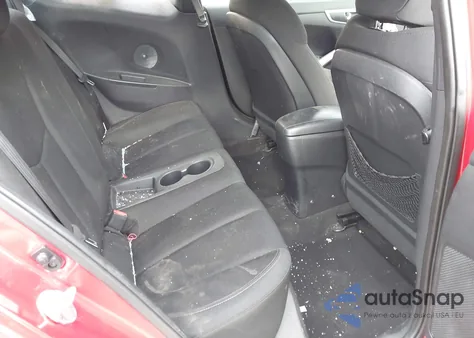 2013 Hyundai Veloster Base W/Black z USA, uszkodzony, nr VIN KMHTC6AD6DU179700